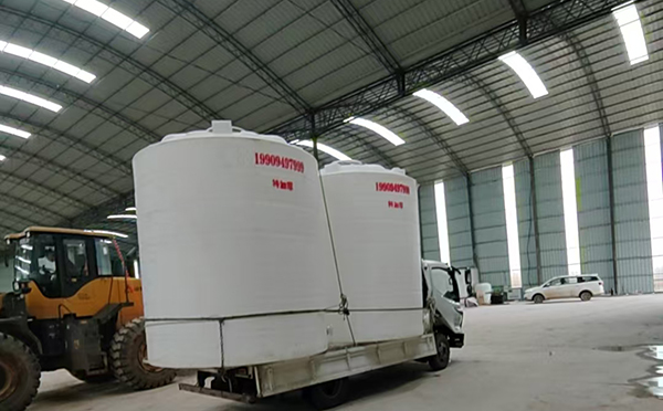 特加厚嘉峪关塑料大桶装车运输交付实录 特加厚嘉峪关塑料大桶装车运输交付实录